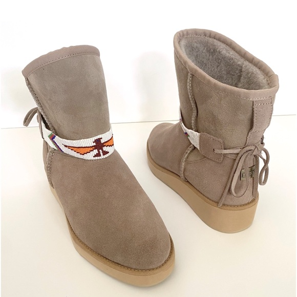 Australia Luxe Collective Joshua Shearling Boots with Beaded Bands Size 6 - Picture 12 of 16